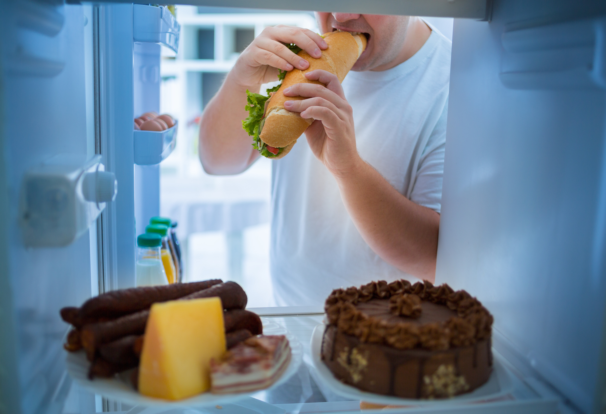 男性にもある摂食障害。肥満患者の3分の1が「非嘔吐過食症」の現実
